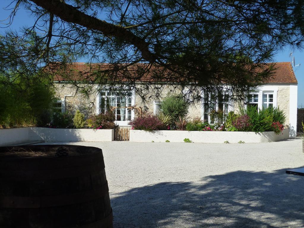 Bed and Breakfast Le Comptoir Des Ecoliers Gémozac Pokoj fotografie