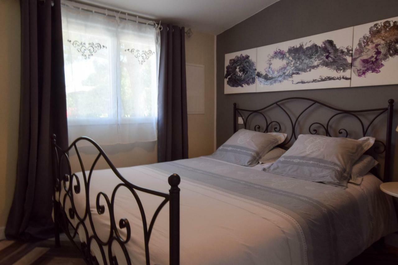 Bed and Breakfast Le Comptoir Des Ecoliers Gémozac Exteriér fotografie