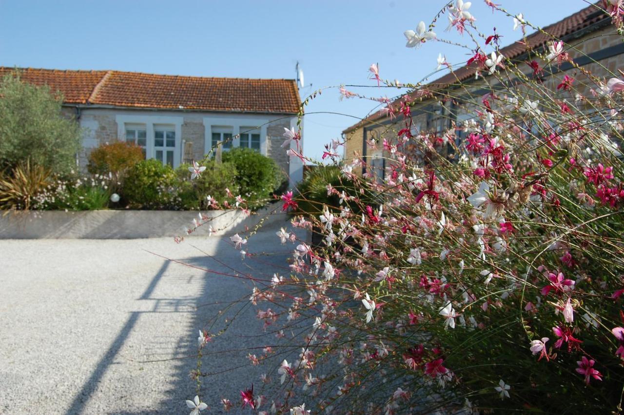 Bed and Breakfast Le Comptoir Des Ecoliers Gémozac Exteriér fotografie